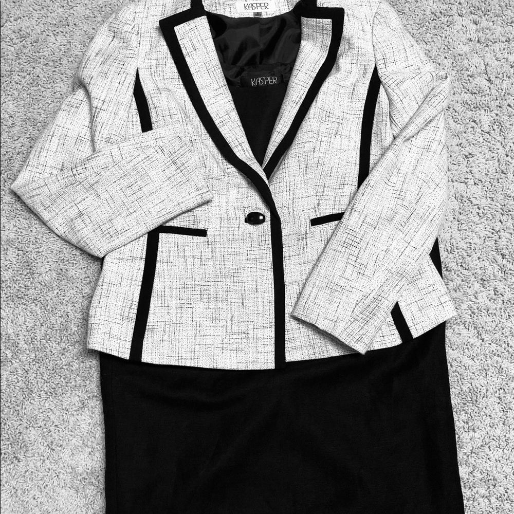 WOMEN'S 3 PIECE KASPER SUIT NWT
